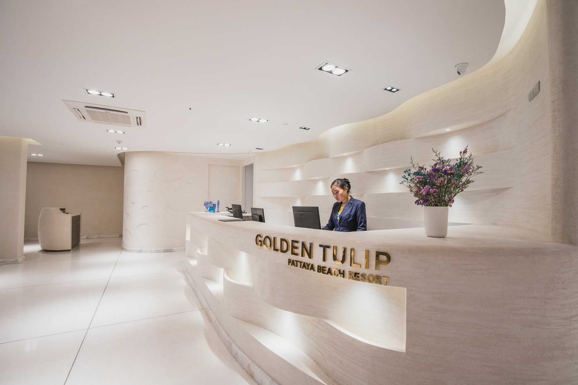 Hotel Golden Tulip Beachfront Pattaya
